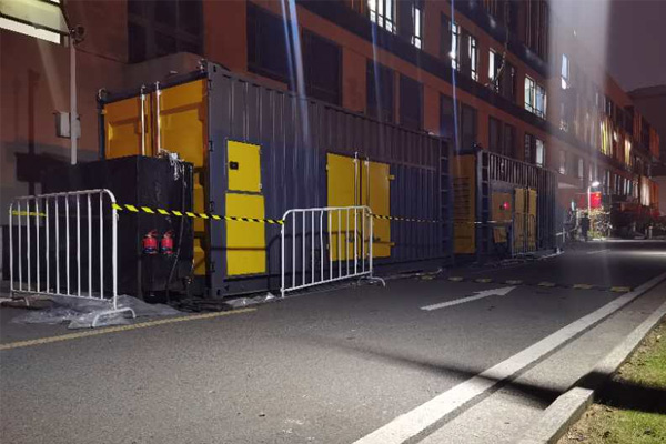 明光柴油发电机组的输出电压是如何调节的？