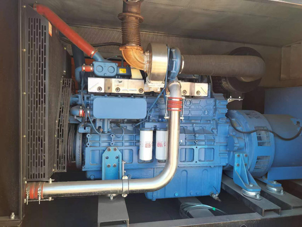 明光燃油消耗率与进气温度的具体关系是什么？